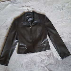 \id. Collection black leather jacket, size 8